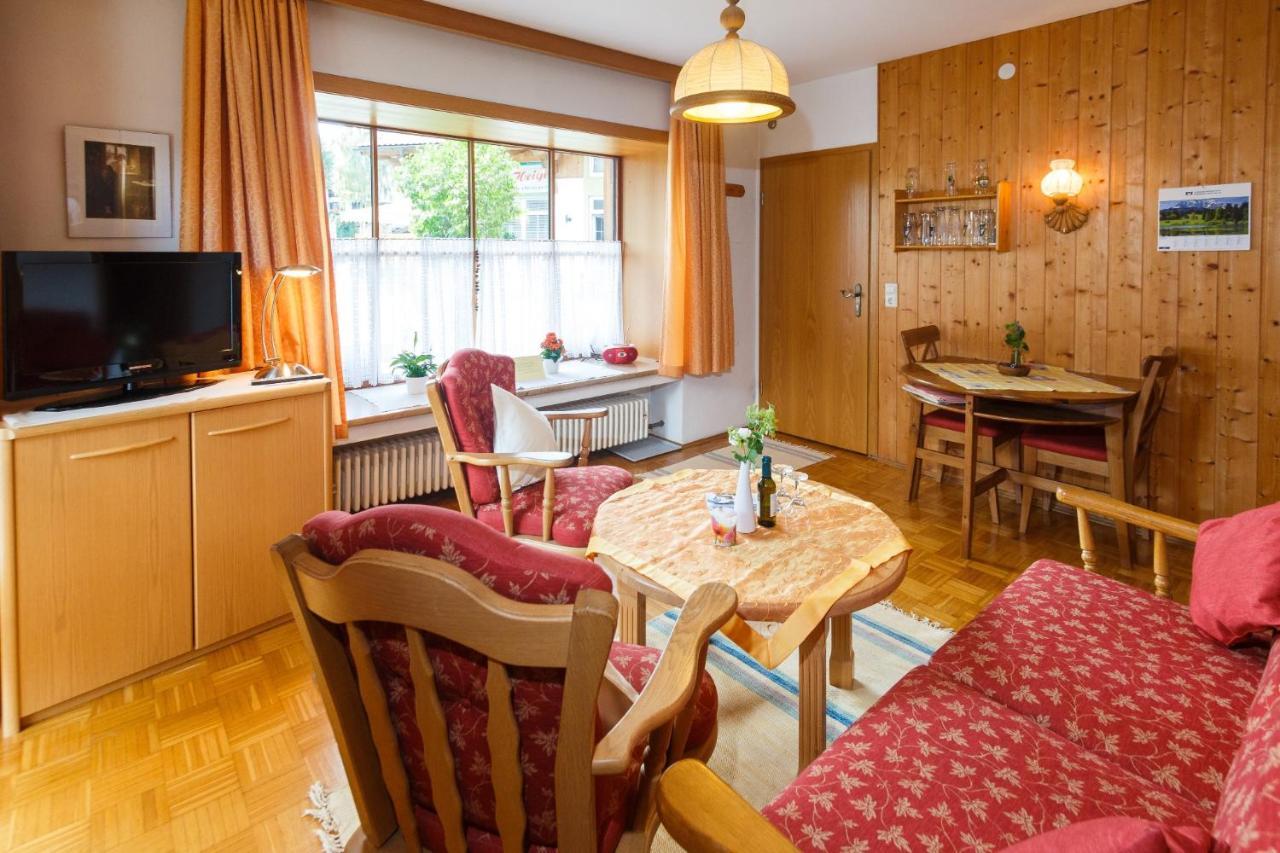 Cafe Chiemgau Und Gaestehaus Ruhpolding Exterior photo